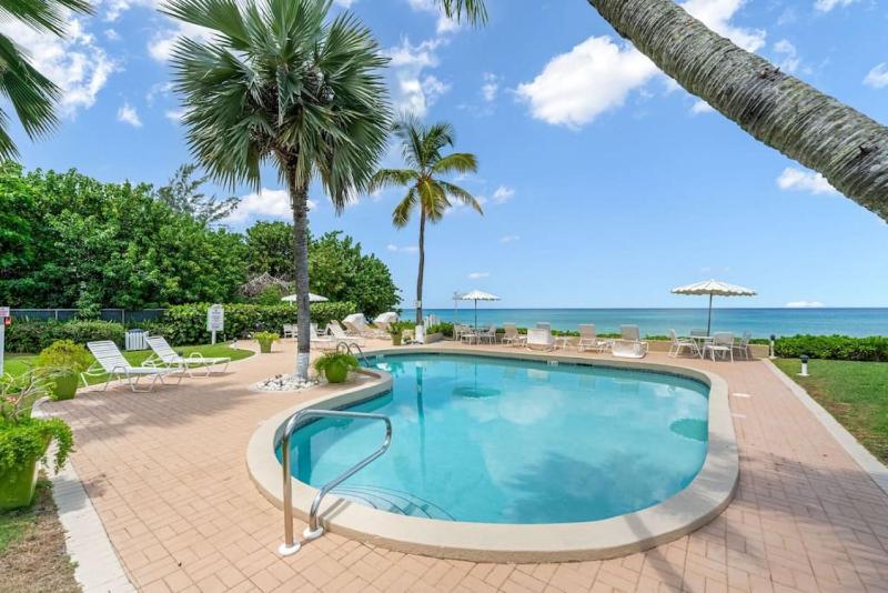 Renovated Oceanfront 2bd Seven Mile Beach Condo with amazing views - image 7