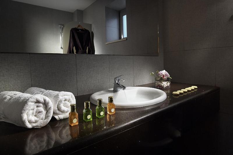Junior Suite image 2