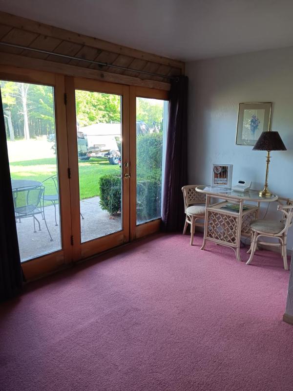 Double Room with Patio image 4