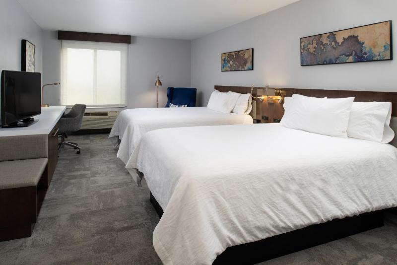 Junior Suite with Two Queen Beds image 1