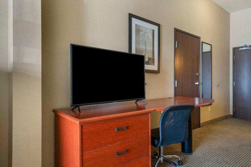 King Suite - Non-Smoking image 3