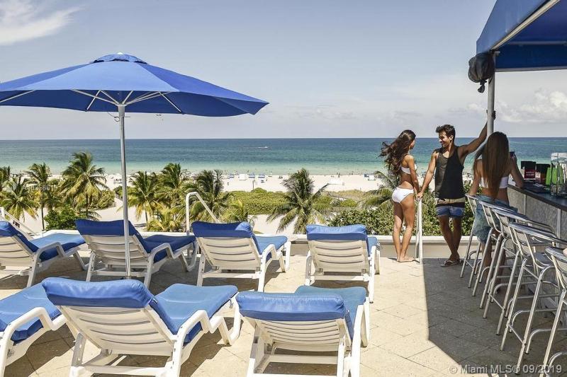 Strand Ocean Drive Suites - image 27