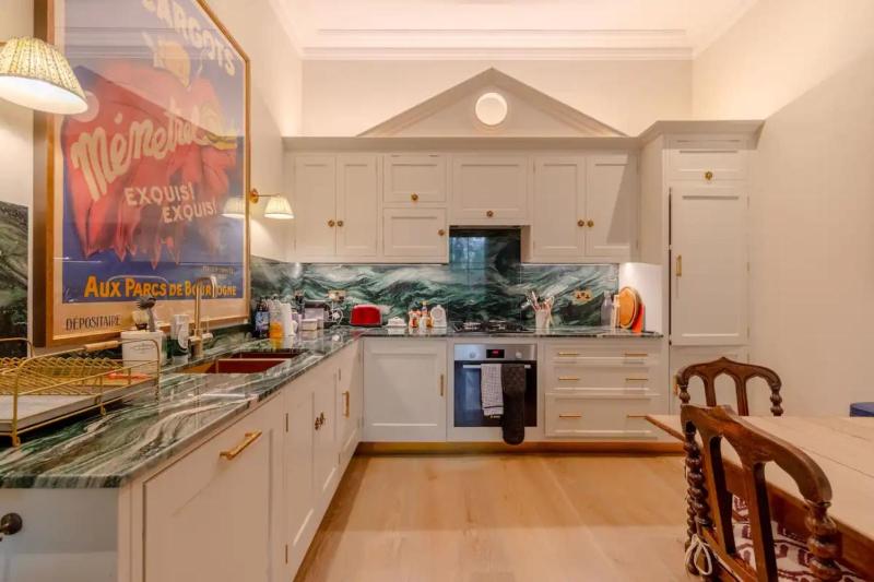 Luxurious & Stylish 2BD House - Bayswater! Images
