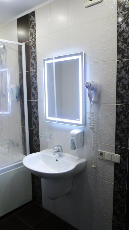 Deluxe Double Room image 2