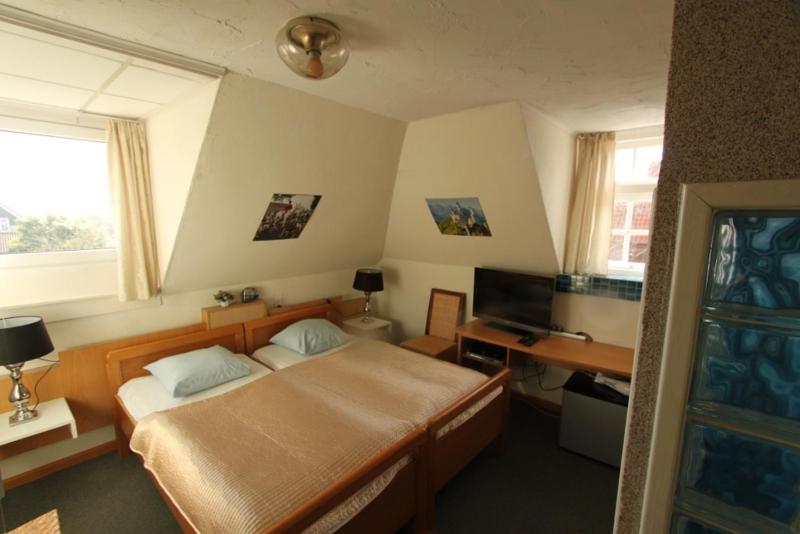 Standard Double Room image 1