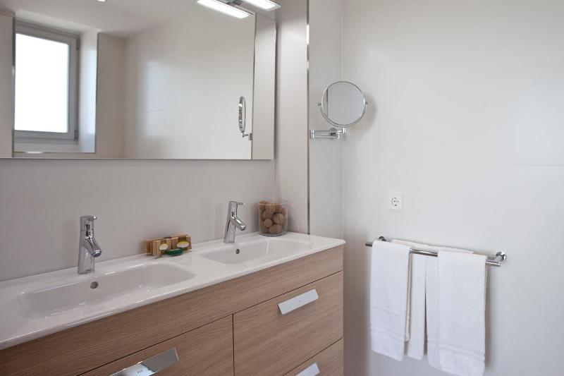 Two bedroom apartment with Sea view image 2