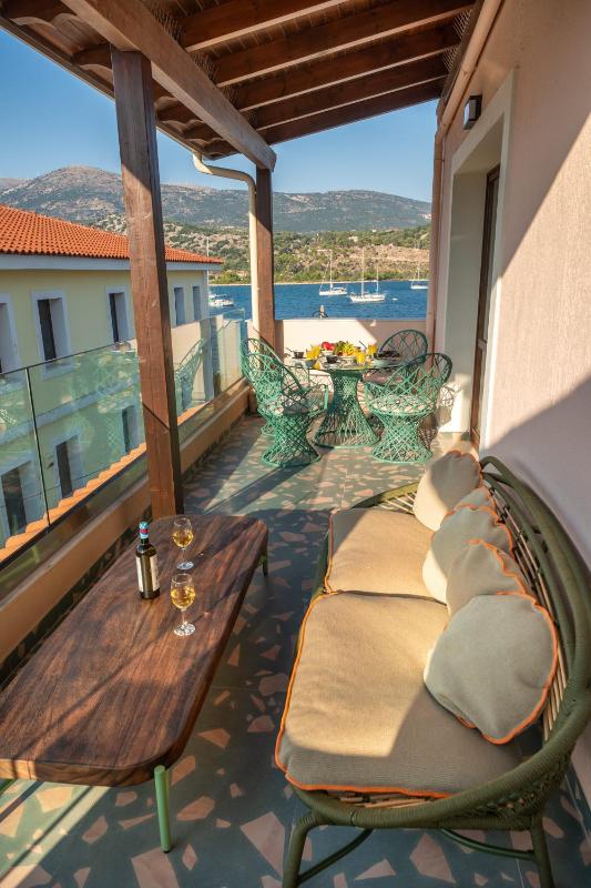 Pink Panther Maisonette Suite - image 2