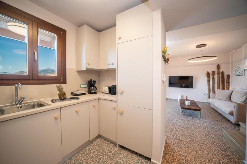Pink Panther Maisonette Suite - image 44
