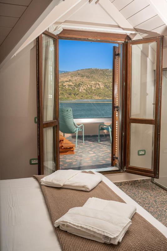 Pink Panther Maisonette Suite - image 8