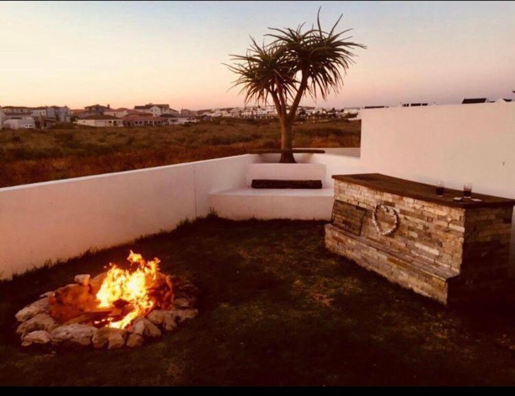 PERFECT 10 - 10 to 14 Sleeper Luxury Holiday Home with Breakage Deposit of R2500 - image 14