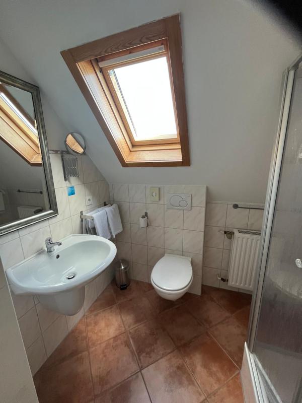 Classic Quadruple Room image 3