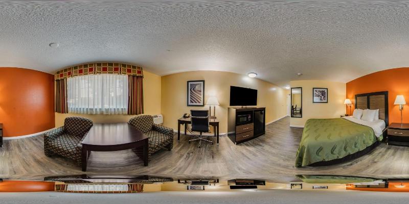 Queen Room - Accessible/Nonsmoking image 2