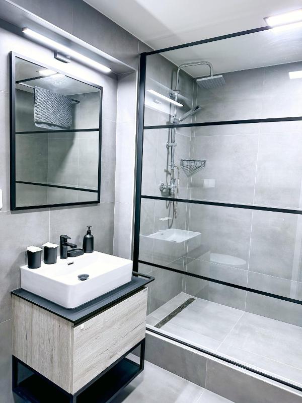 Deluxe Suite image 2