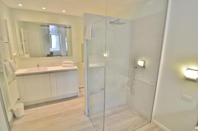 One-Bedroom Apartment with Sofa Bed - Separate Building image 2