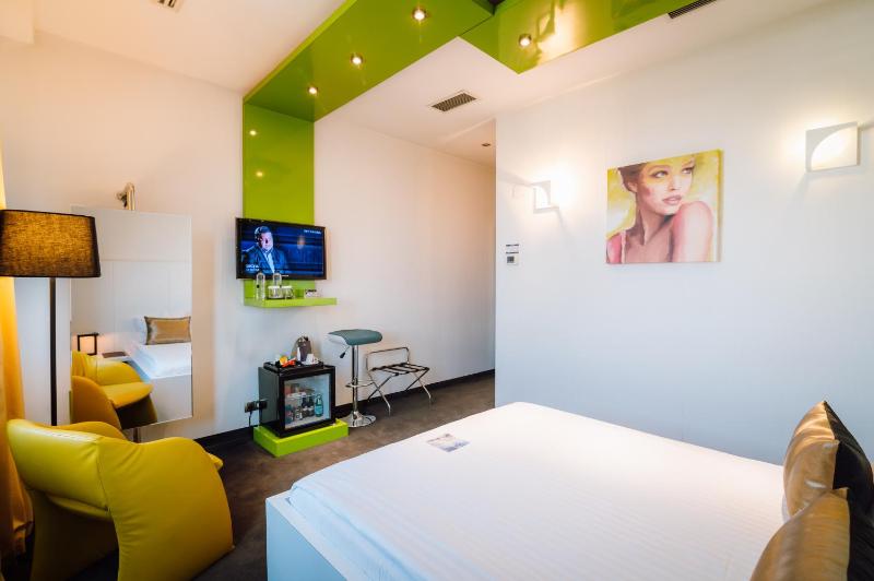 Economy Single Room image 2