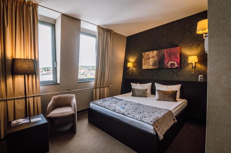 Deluxe Double Room image 1