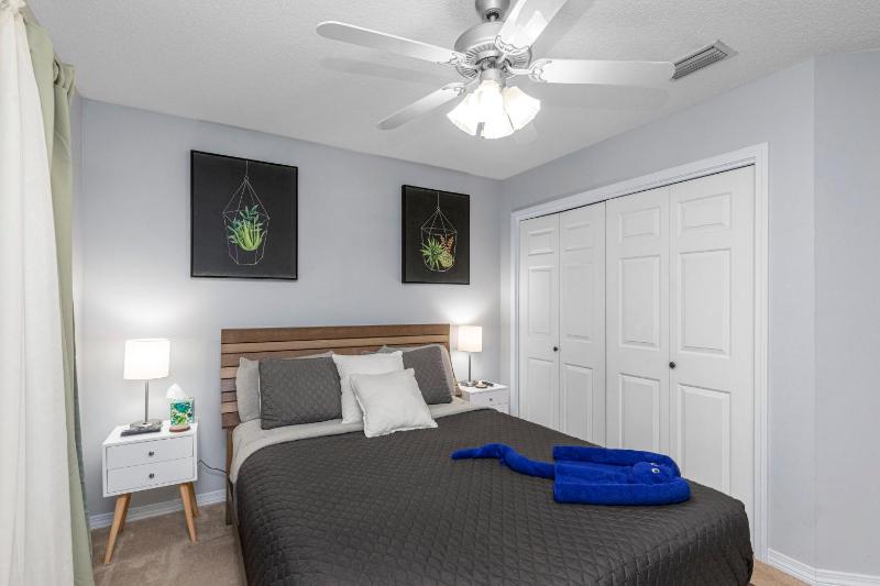 Breeze - Family Retreat with Game Room - image 3
