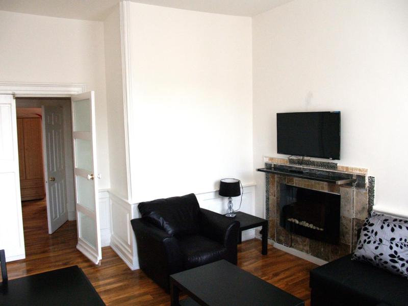 Two-Bedroom Apartment 4 image 4