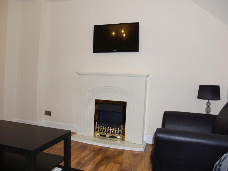 One-Bedroom Apartment 6 image 3