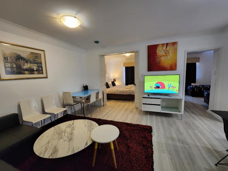 PERTH CBD APARTMENTS - image 2