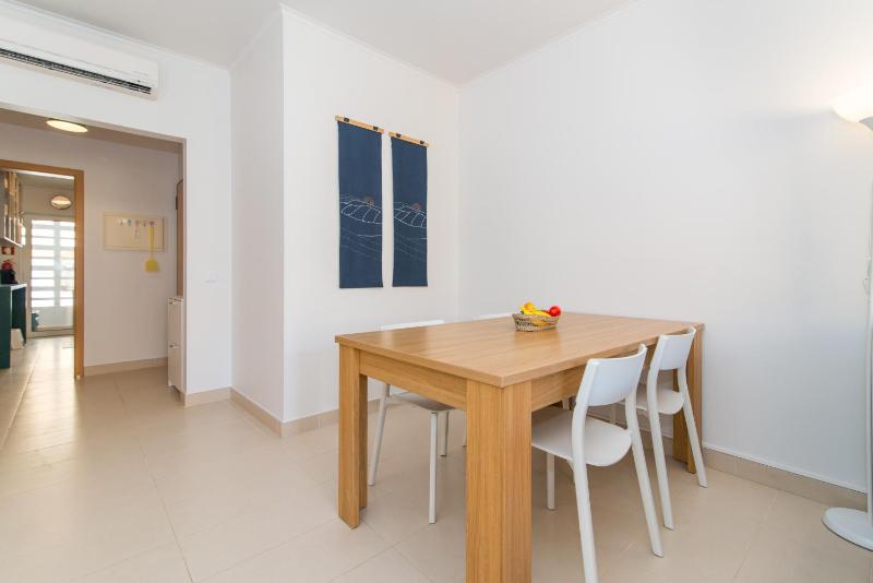 Casa Nobre 2BDR - 4 mins walk Train Station - Pool - Patio - Quiet - image 11