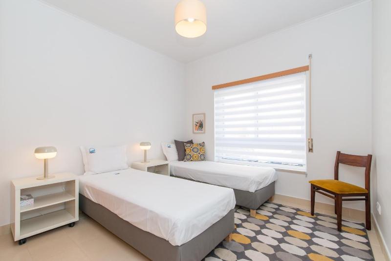 Casa Nobre 2BDR - 4 mins walk Train Station - Pool - Patio - Quiet - image 9