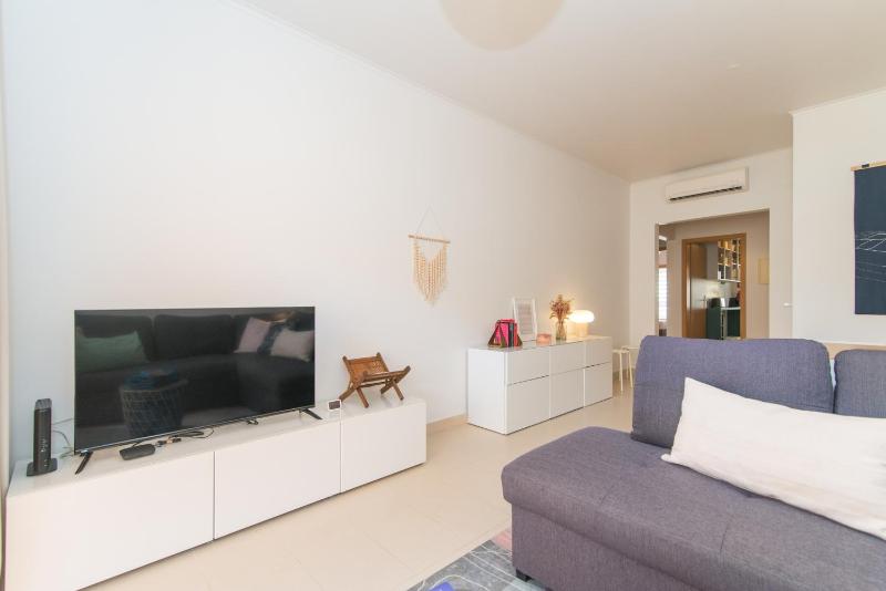 Casa Nobre 2BDR - 4 mins walk Train Station - Pool - Patio - Quiet - image 17