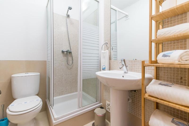 Casa Nobre 2BDR - 4 mins walk Train Station - Pool - Patio - Quiet - image 15