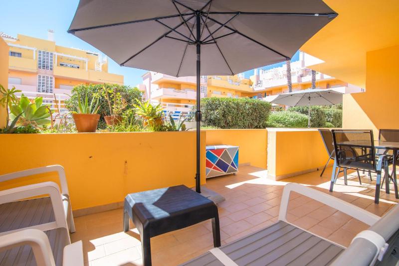 Casa Nobre 2BDR - 4 mins walk Train Station - Pool - Patio - Quiet - image 14