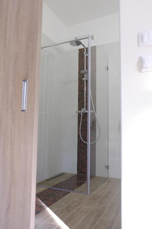 Deluxe Double or Twin Room image 3