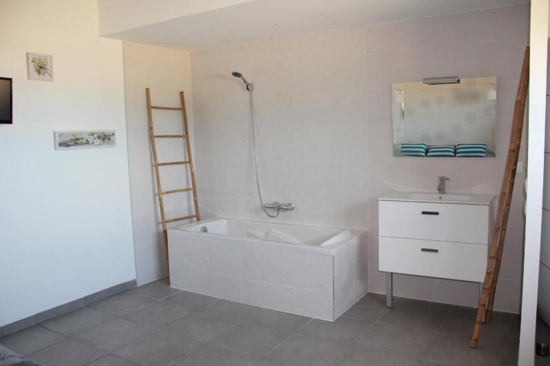Two-Bedroom House image 4