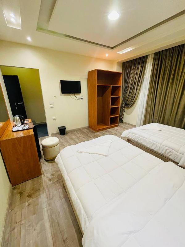Double Room with Private Bathroom image 3