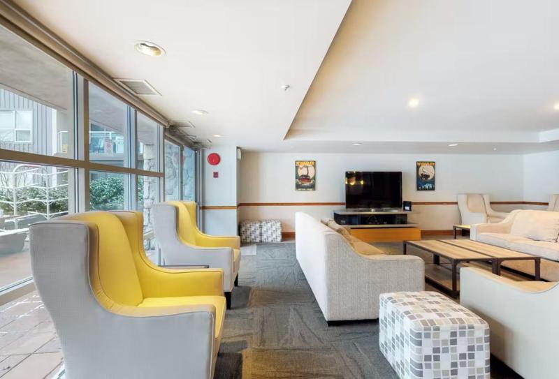 1 Bedroom Condo - image 4
