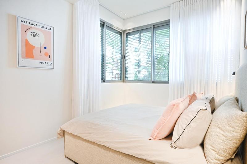 Stylish 3BR close to the beach by HolyGuest - image 8
