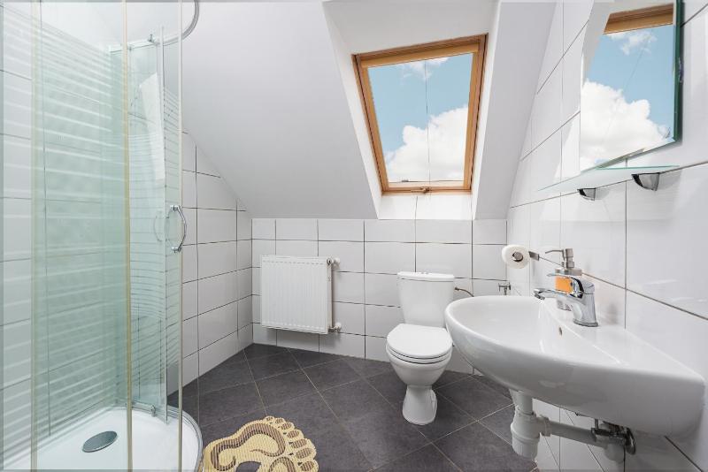 Triple Room with Private Bathroom image 4