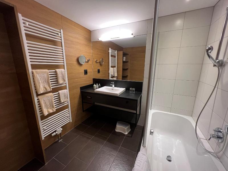 Junior Suite with Balcony image 4