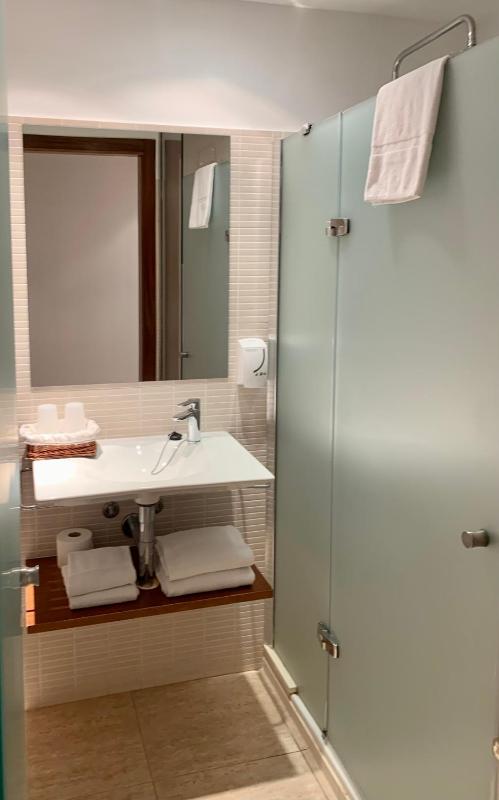 Select Double or Twin Room image 2