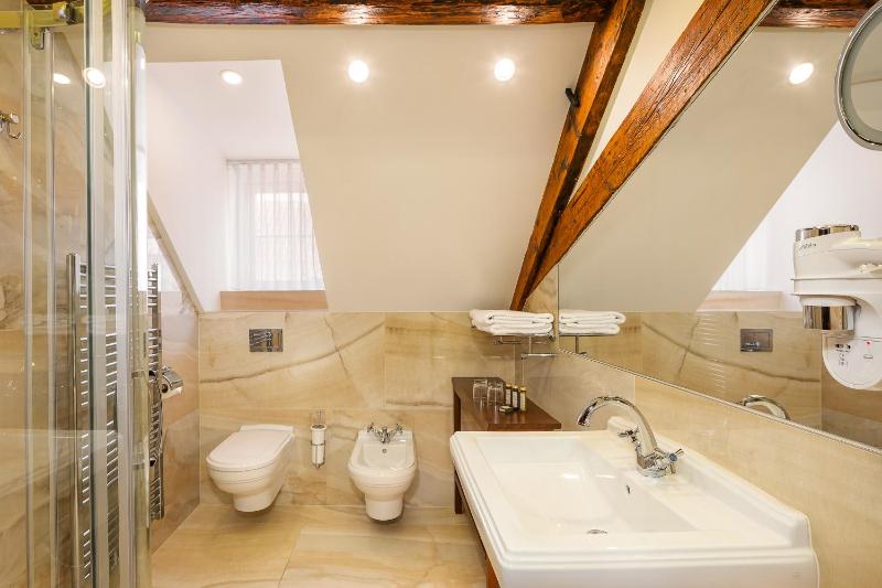 Superior Double Room image 3