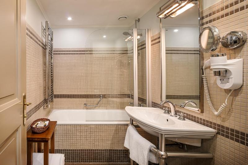 Superior Double Room image 2