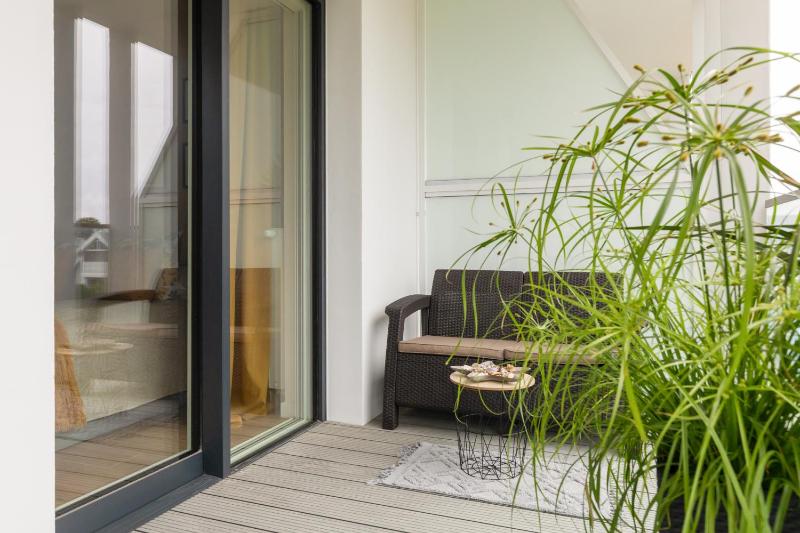 Perłowa Przystań Seaside Apartment by Noclegi Renters - image 3
