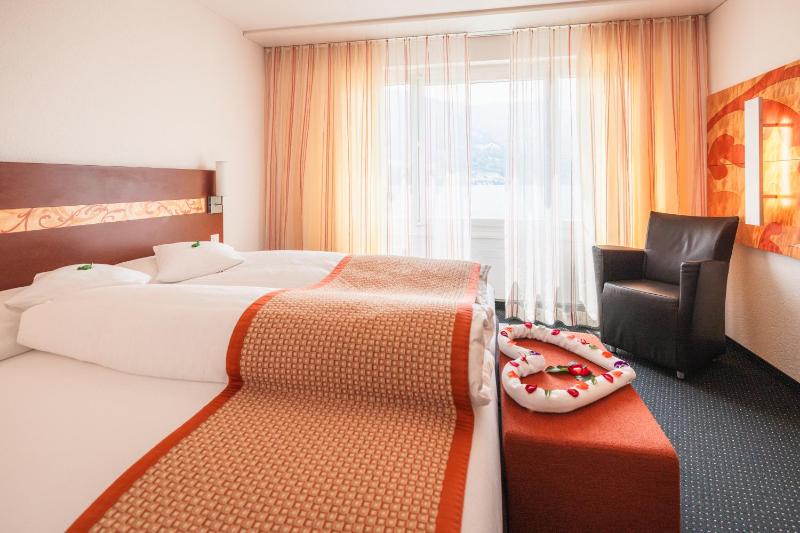 Standard Double or Twin Room with Bath image 4