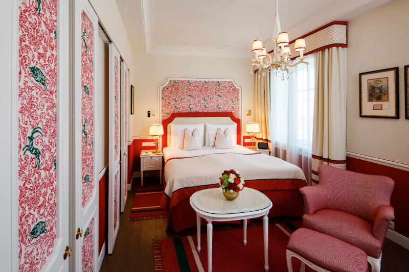 Deluxe Double Room image 1