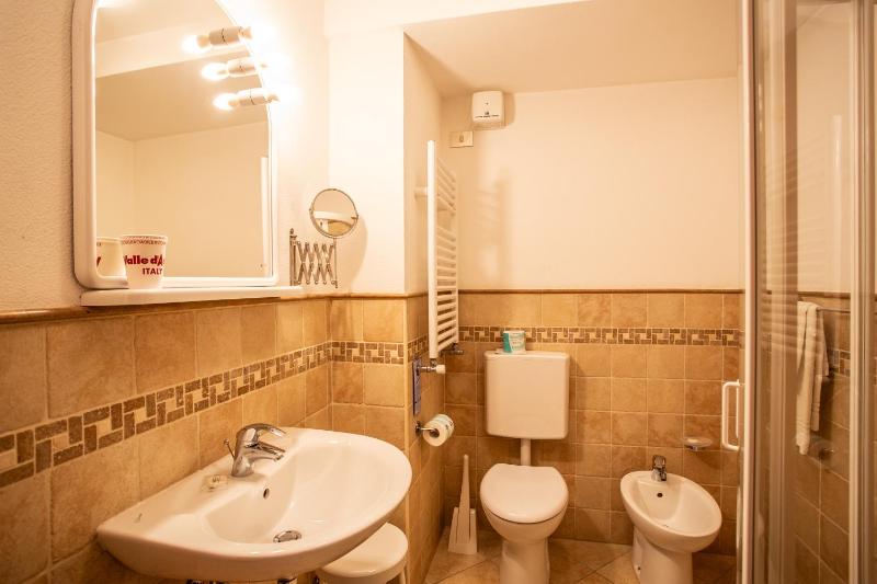 Double or Twin Room with Balcony image 2