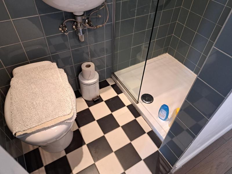 Small Double Room image 3