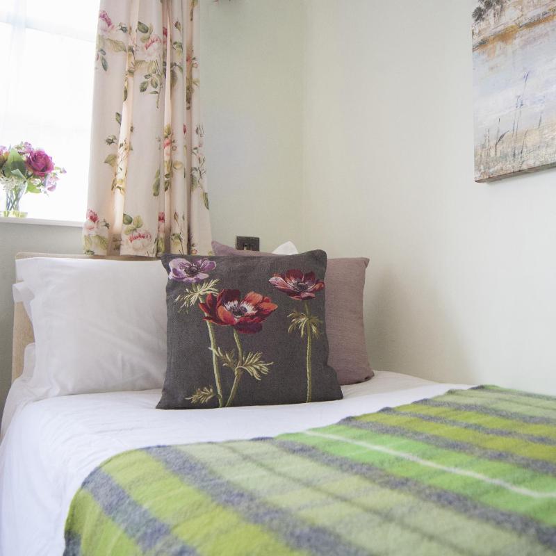 Single Room image 2