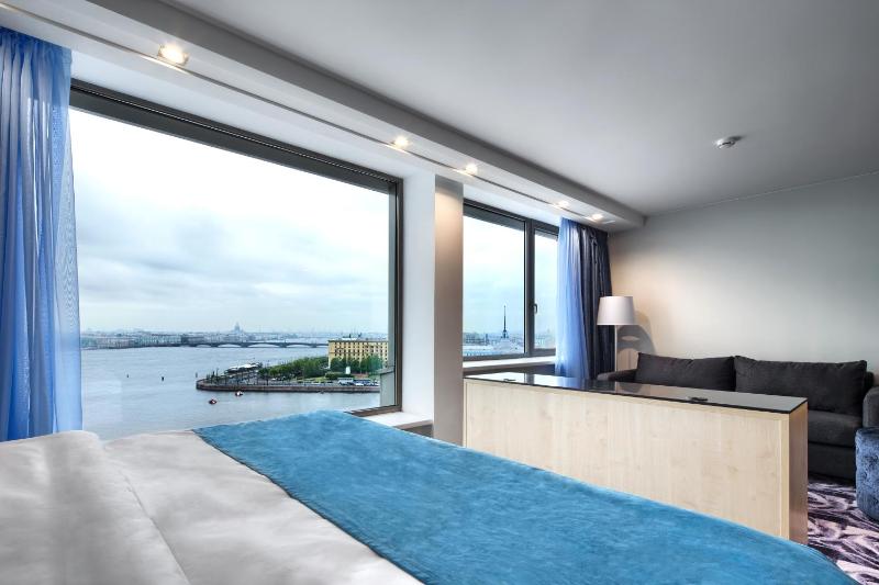 Executive Suite with River View image 3
