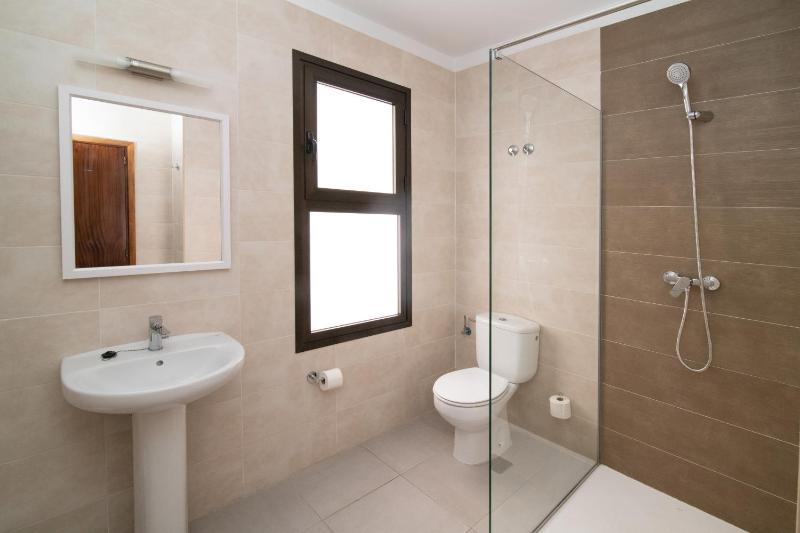 Superior King Room with Balcony image 2