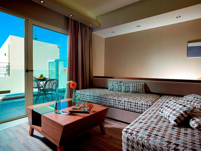 Junior Suite with Balcony image 4