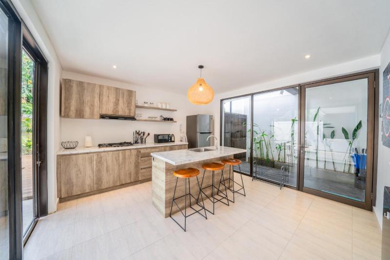 Villa Anna - Stylish 3BR Brand New Villa in Canggu - image 3