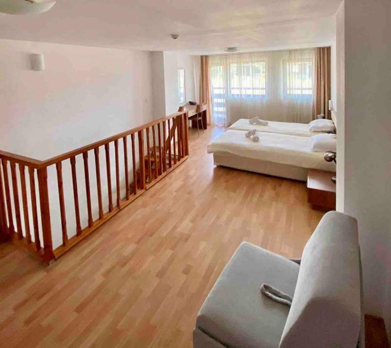 Entire house - 1br Homey Two Floor Apartment - 200mbps Wi-fi - image 23